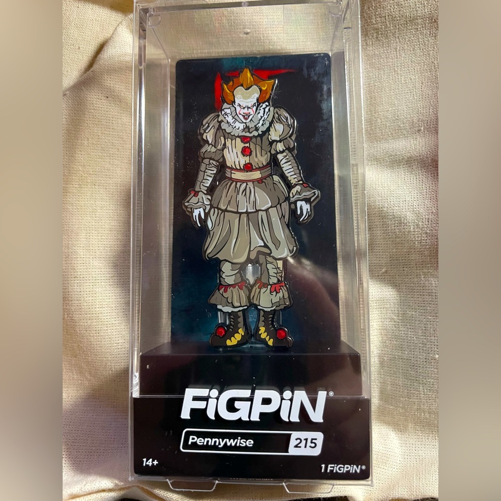 Rare, Retired Pennywise 215 FiGPiN